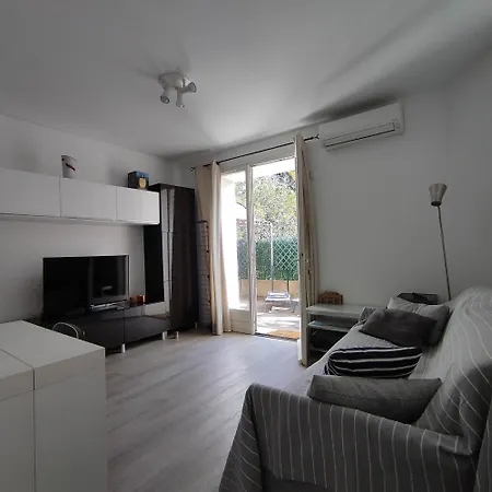 Appartement Rez-de-jardin Au Calme&grande Terrasse *